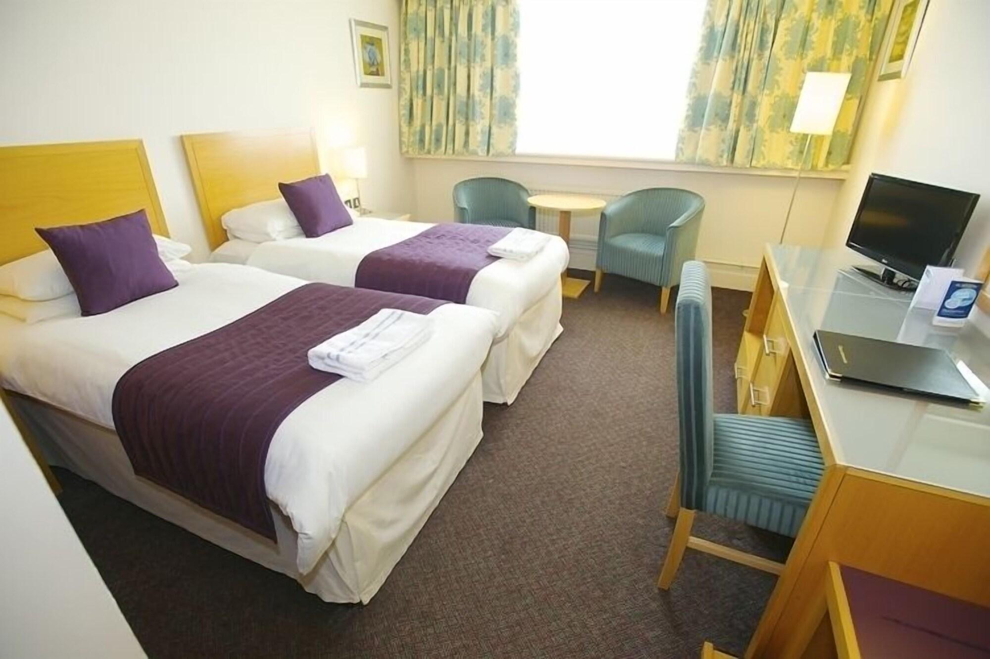 Hotel Western Forest Hills 3*